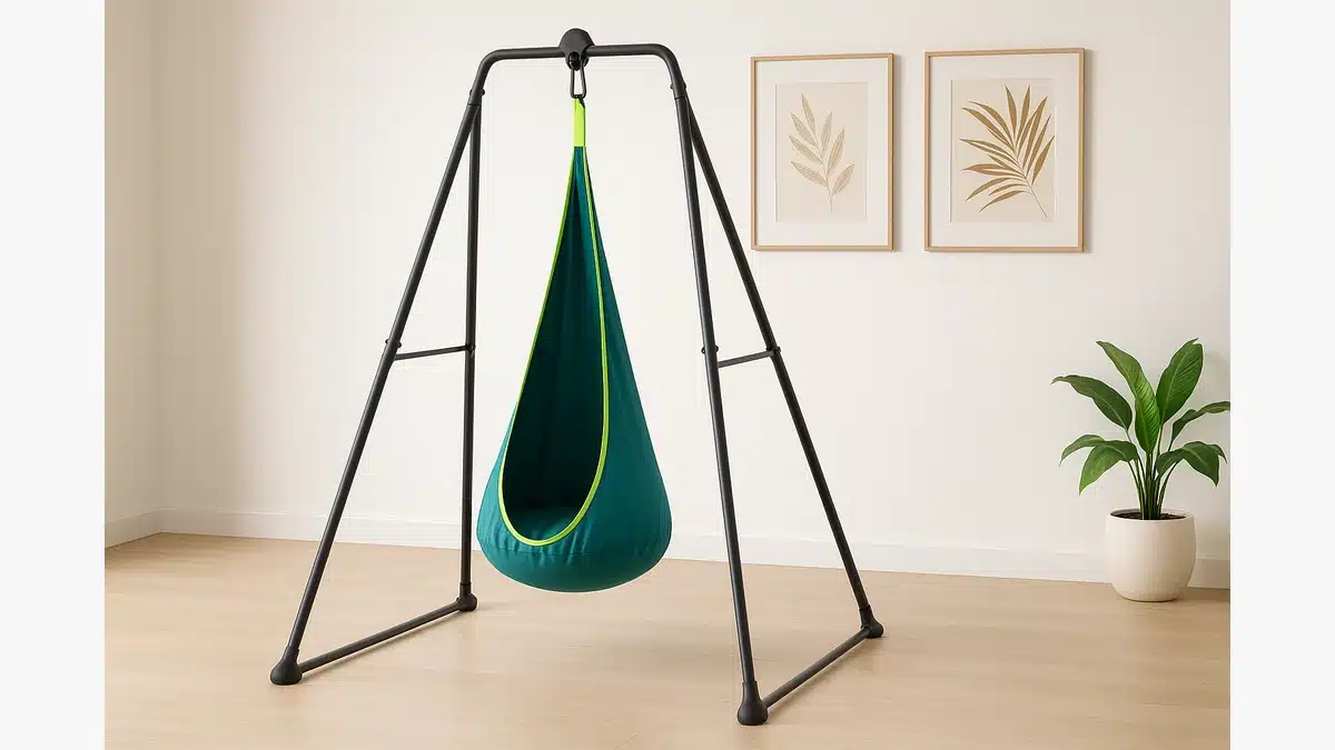 Free-standing swing frame holding a pod swing